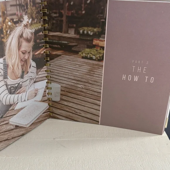 Hand Lettering 101 Book - Picture 2 of 9